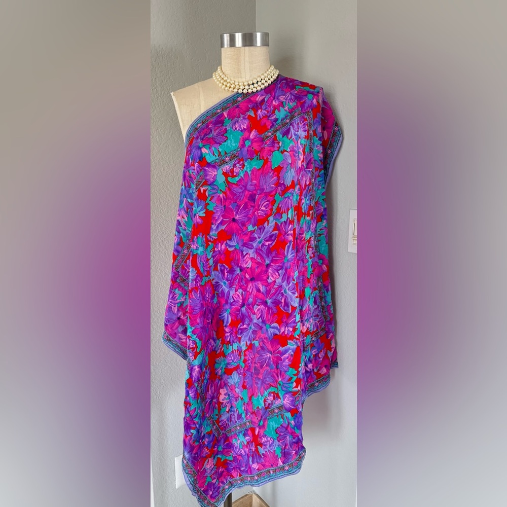 Liz Claiborne Silk Scarf (No Tag) 34” Square